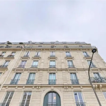 Appartement Cosy In Batignolles