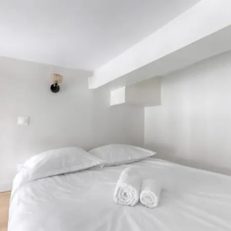 Cosy In Batignolles Parijs